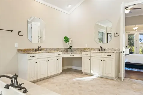 407 Bella Montagna Circle Lakeway TX 78734