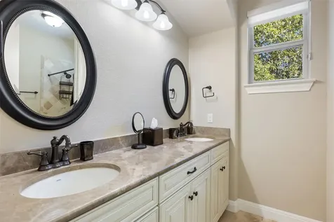 407 Bella Montagna Circle Lakeway TX 78734