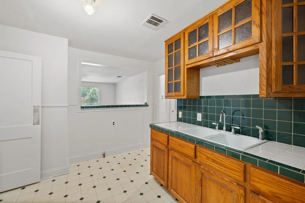 3704 Cherrywood Road Austin TX 78722