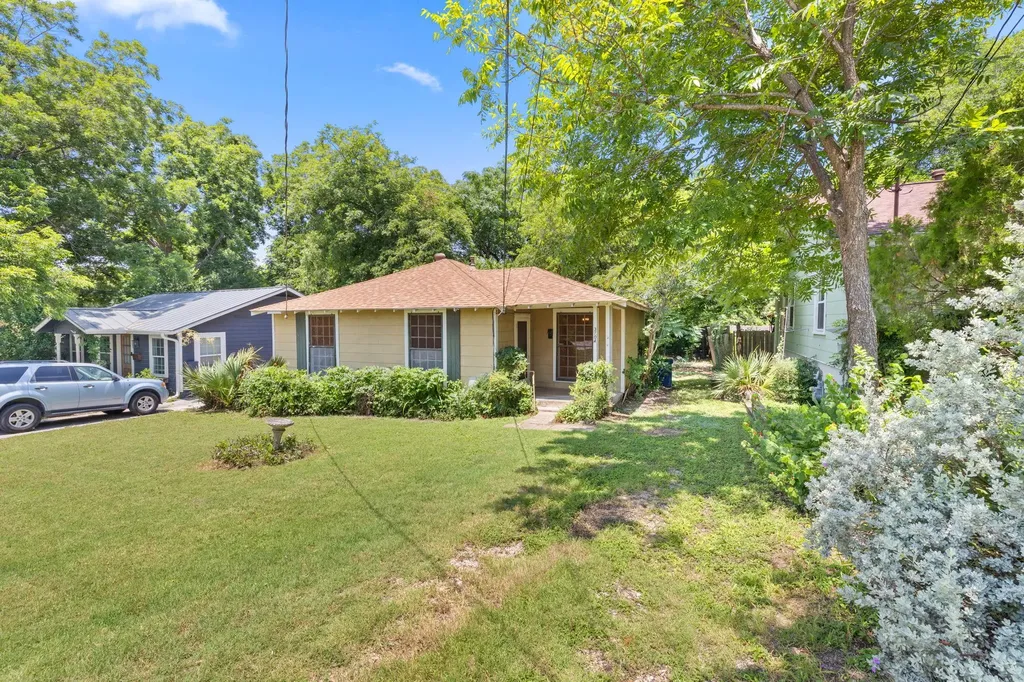 3704 Cherrywood Road Austin TX 78722