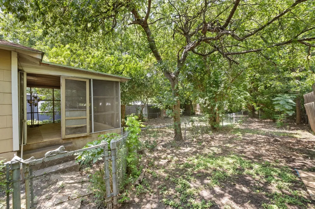 3704 Cherrywood Road Austin TX 78722