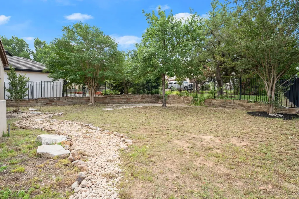 519 Golden Bear Drive Austin TX 78738