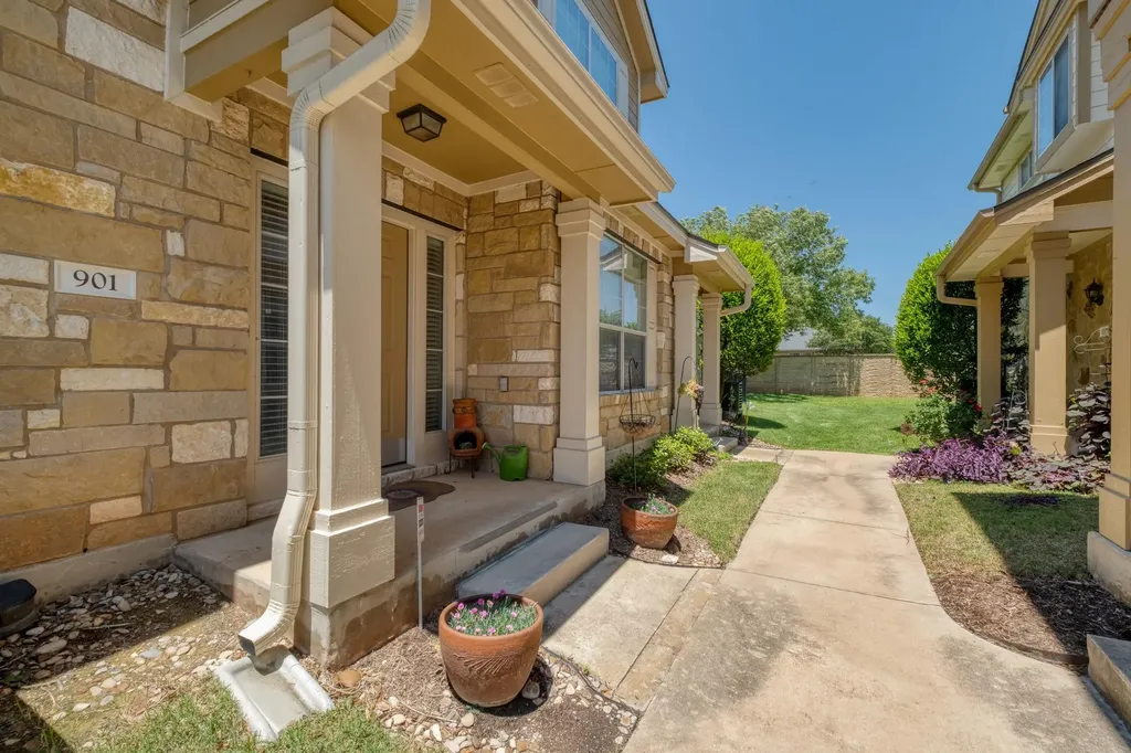 16100 S Great Oaks Drive Round Rock TX 78681