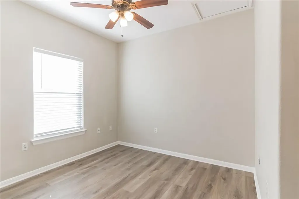 5625 Signal Point Austin TX 78724