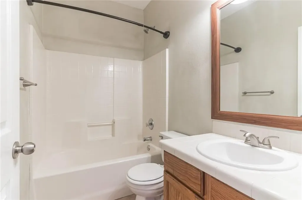 5625 Signal Point Austin TX 78724