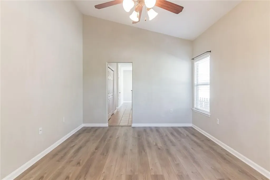 5625 Signal Point Austin TX 78724
