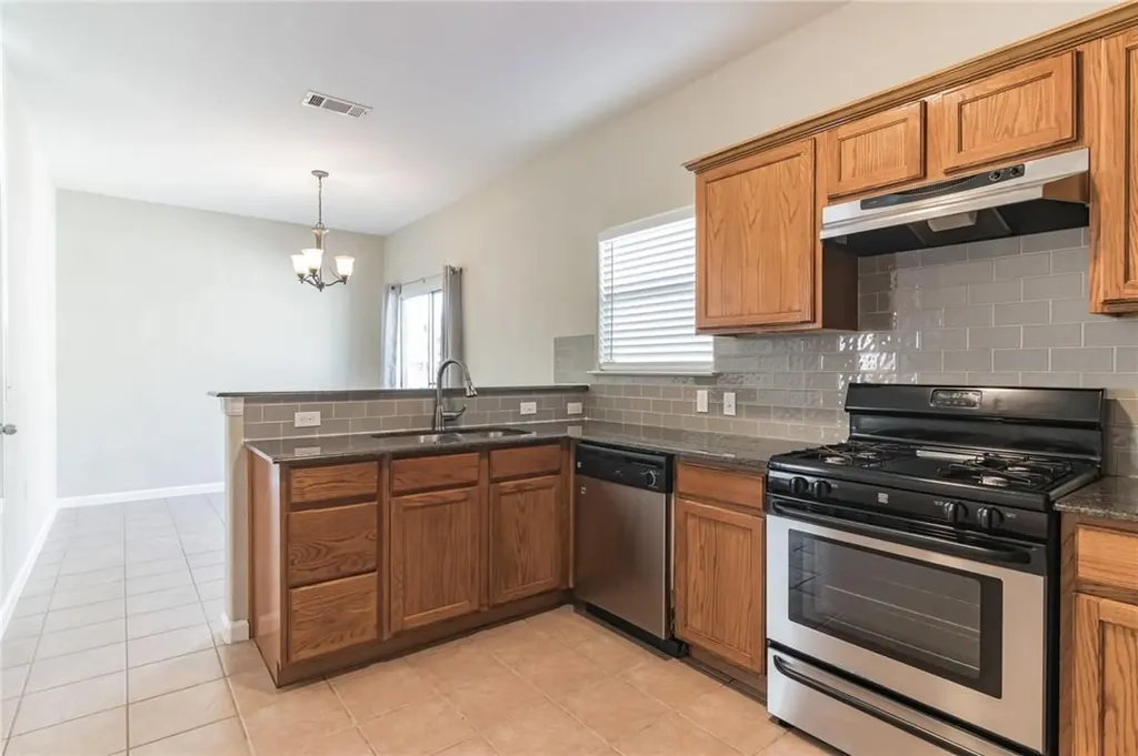 5625 Signal Point Austin TX 78724
