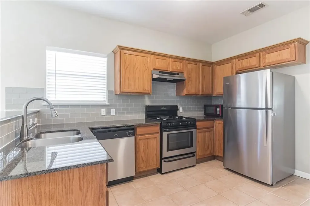 5625 Signal Point Austin TX 78724