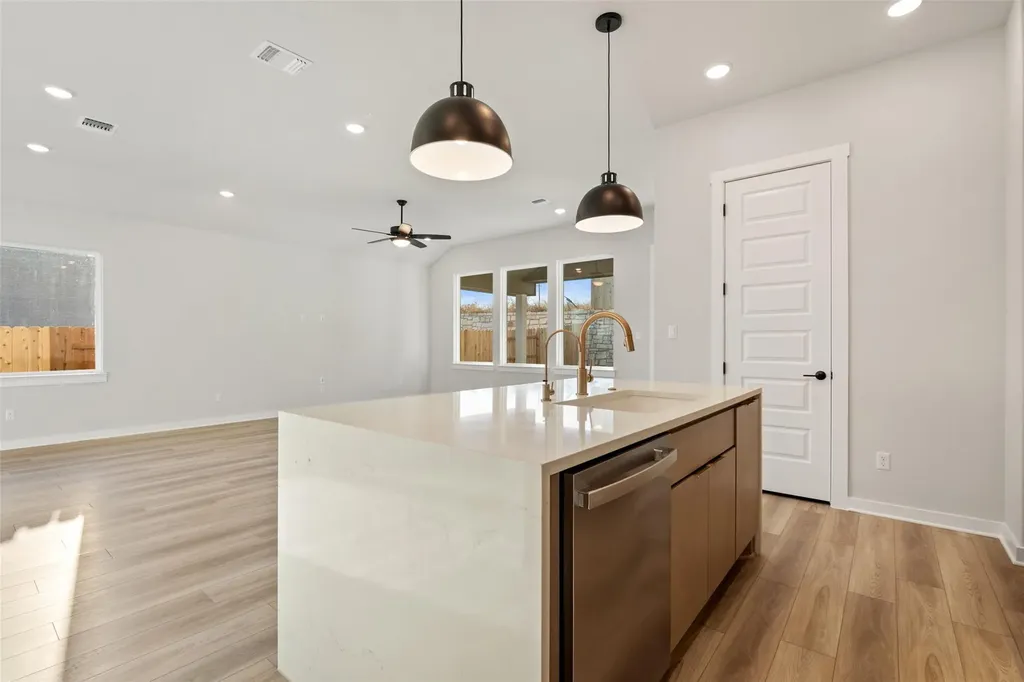 113 Mcdougall Pass Liberty Hill TX 78642