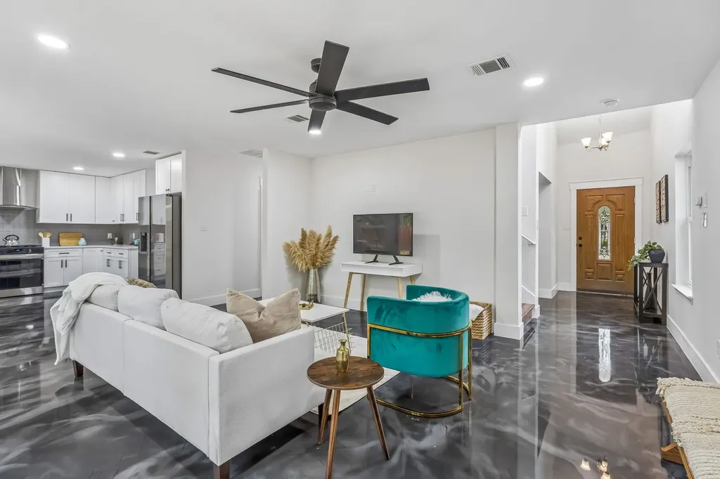 8921 Corran Ferry Drive Austin TX 78749