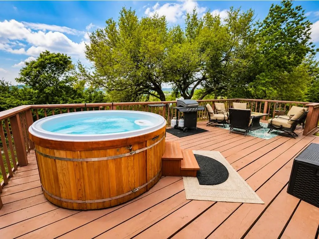 863 Roadrunner Spur Canyon Lake TX 78133