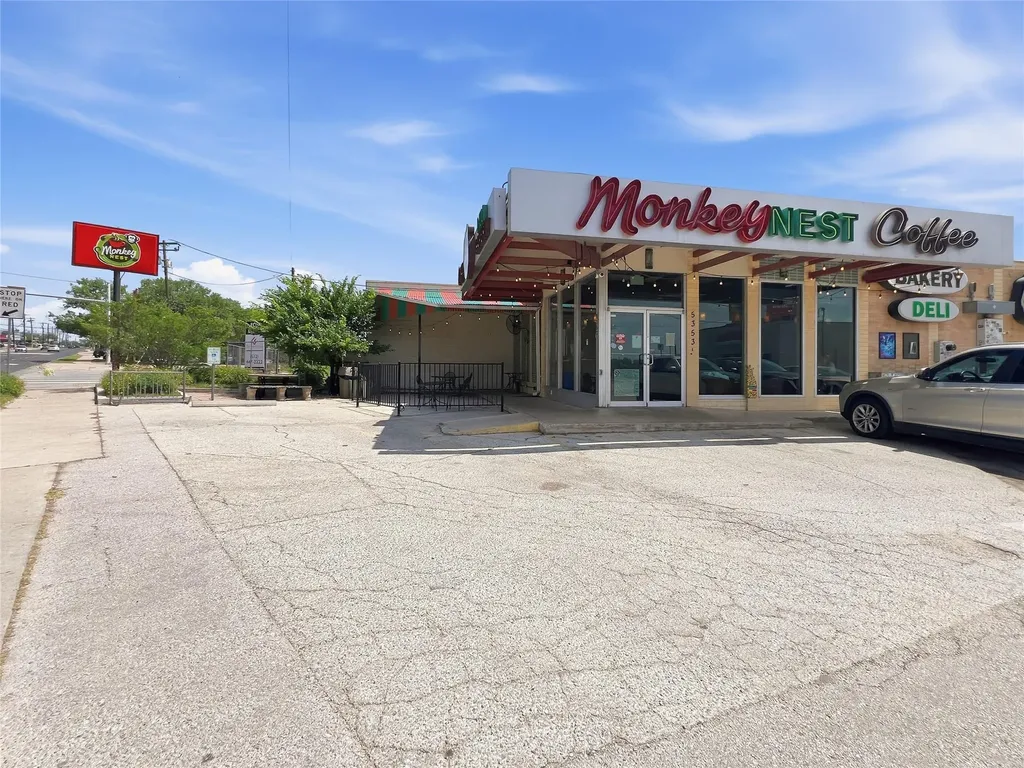 5214 Woodview Avenue Austin TX 78756