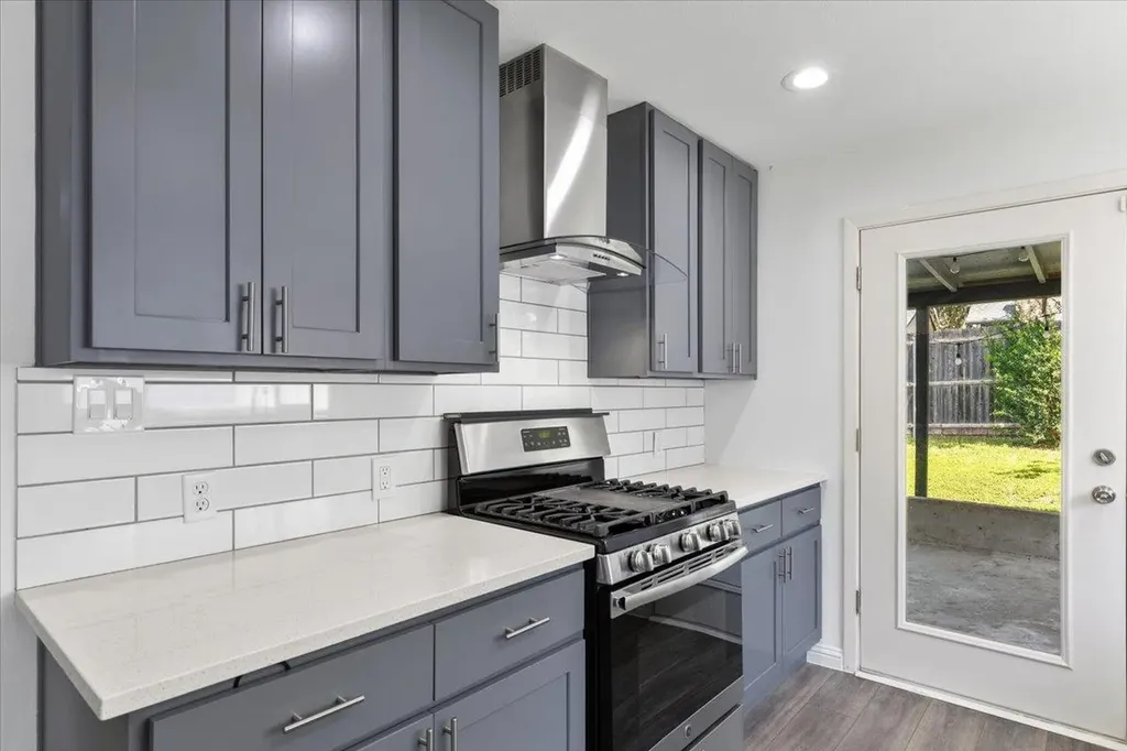 9404 Meadow Vale Austin TX 78758