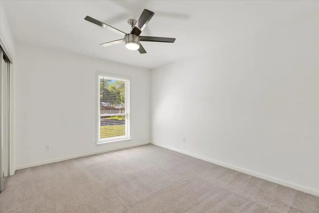 9404 Meadow Vale Austin TX 78758