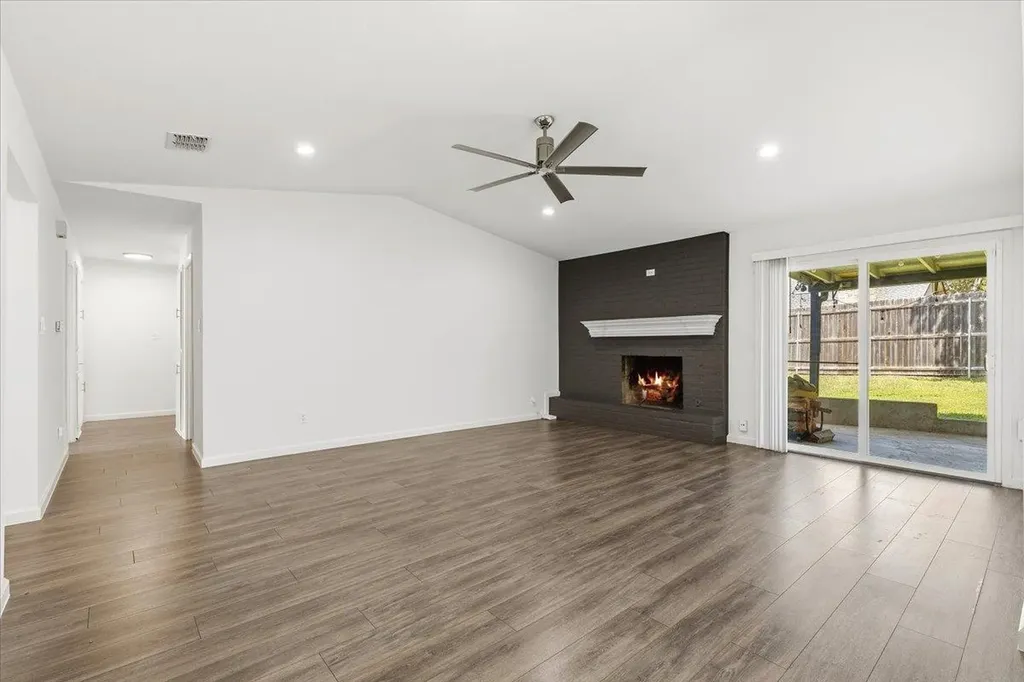 9404 Meadow Vale Austin TX 78758