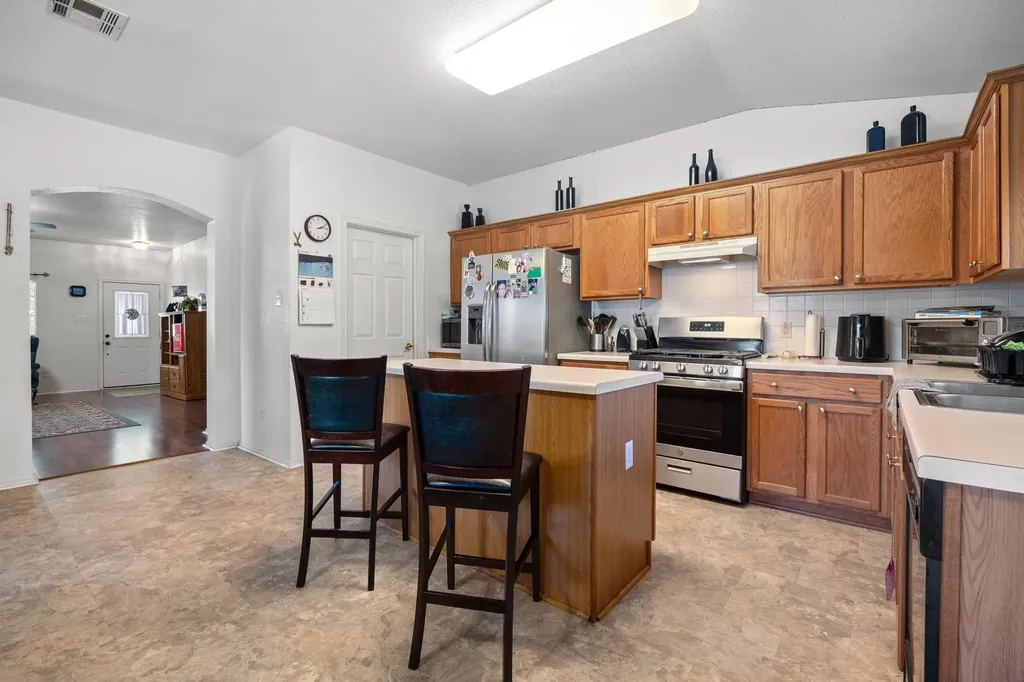 2556 Vernell Way Round Rock TX 78664