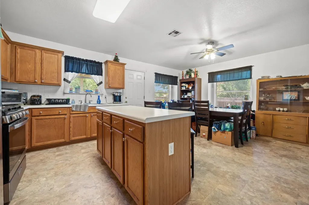 2556 Vernell Way Round Rock TX 78664