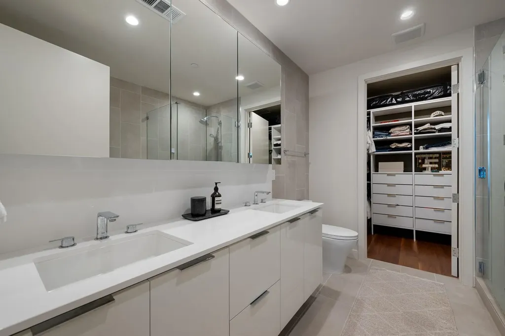44 East Avenue Austin TX 78701
