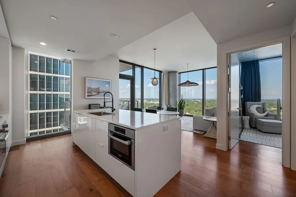 44 East Avenue Austin TX 78701