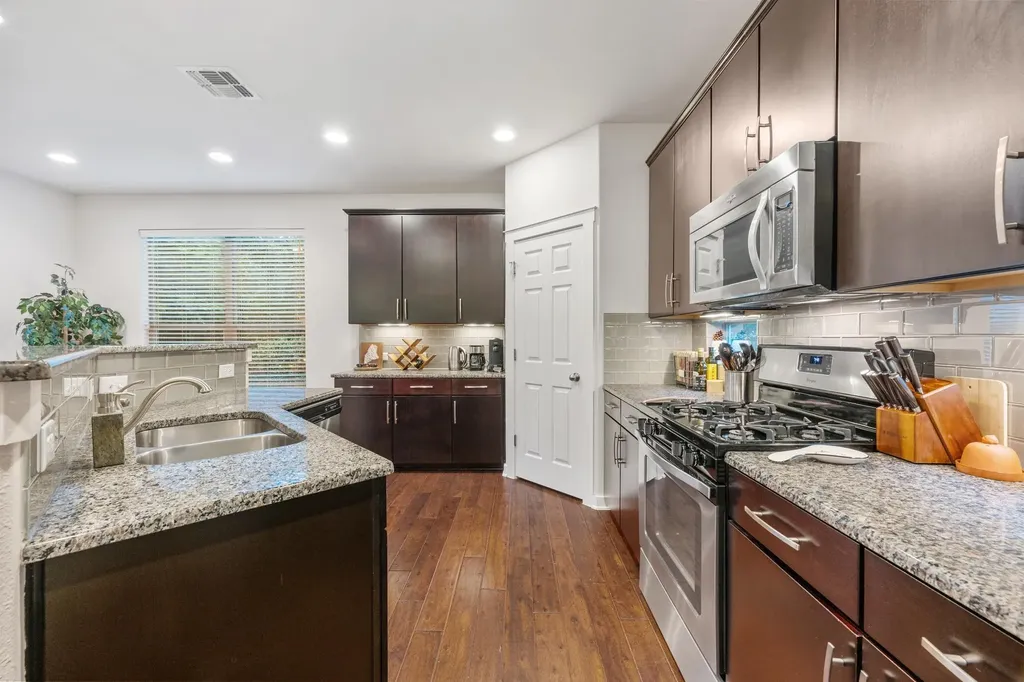 2101 Rivers Edge Way Austin TX 78741
