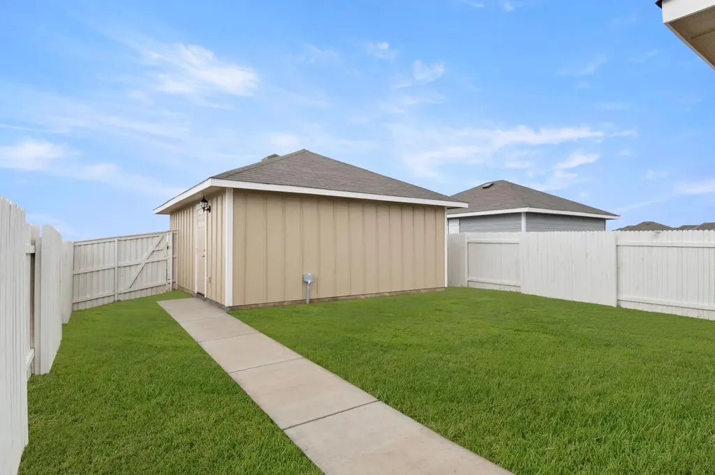 2963 Winding Creek Road Kyle TX 78640