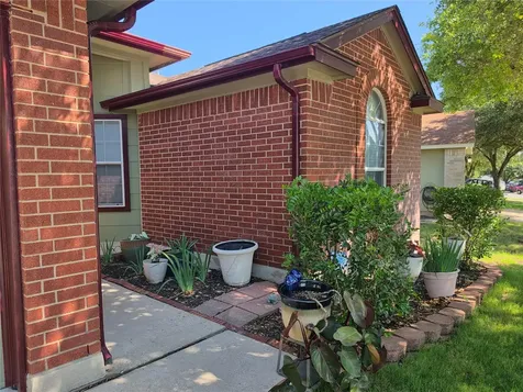 226 Lakemont Drive Hutto TX 78634