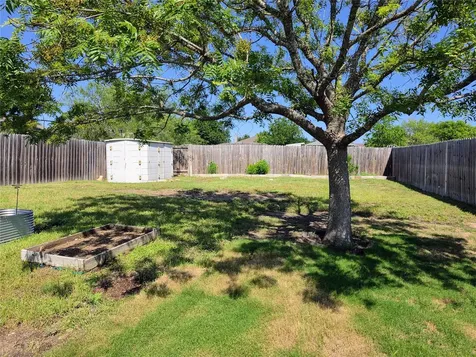 226 Lakemont Drive Hutto TX 78634