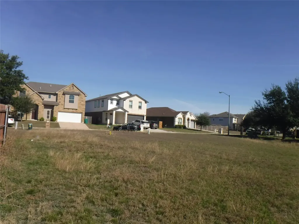 317 Gettysburg Loop Elgin TX 78621
