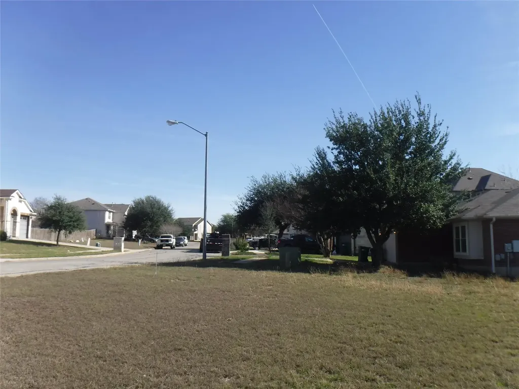 317 Gettysburg Loop Elgin TX 78621