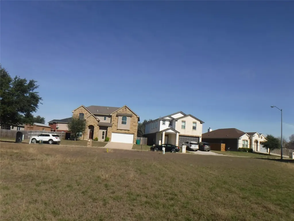 317 Gettysburg Loop Elgin TX 78621