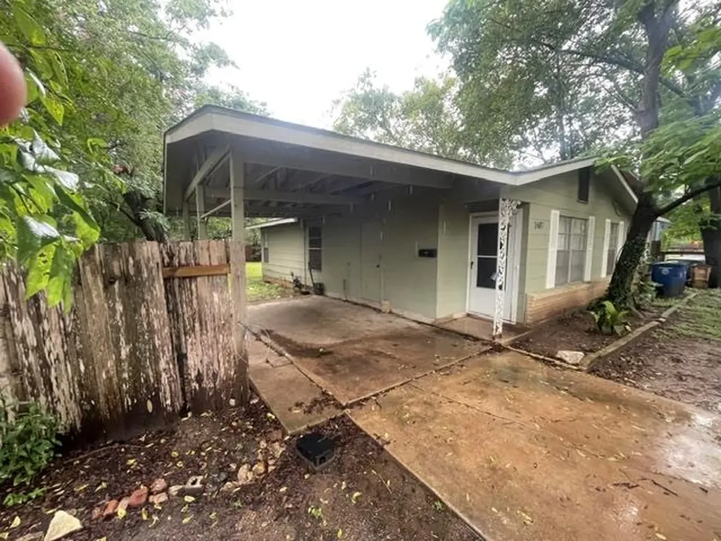 1607 Sylvan Glade Austin TX 78745