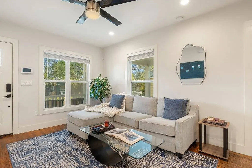 2702 Crest Avenue Austin TX 78702