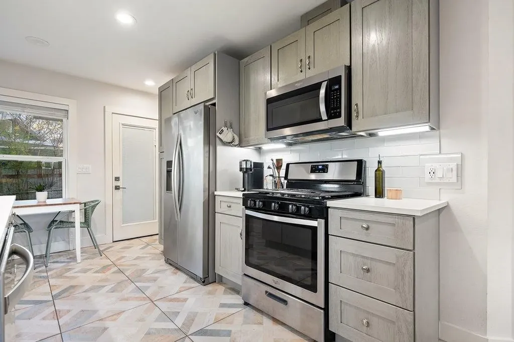 2702 Crest Avenue Austin TX 78702