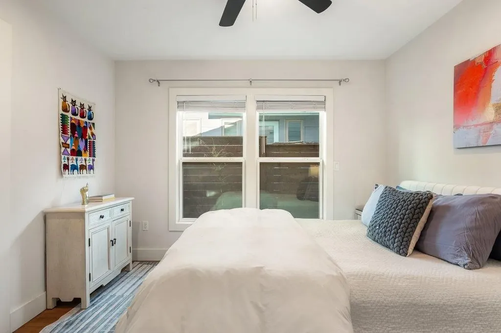 2702 Crest Avenue Austin TX 78702