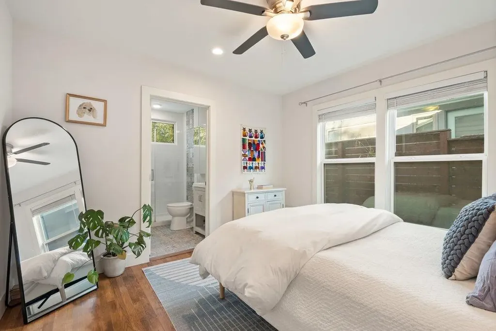 2702 Crest Avenue Austin TX 78702