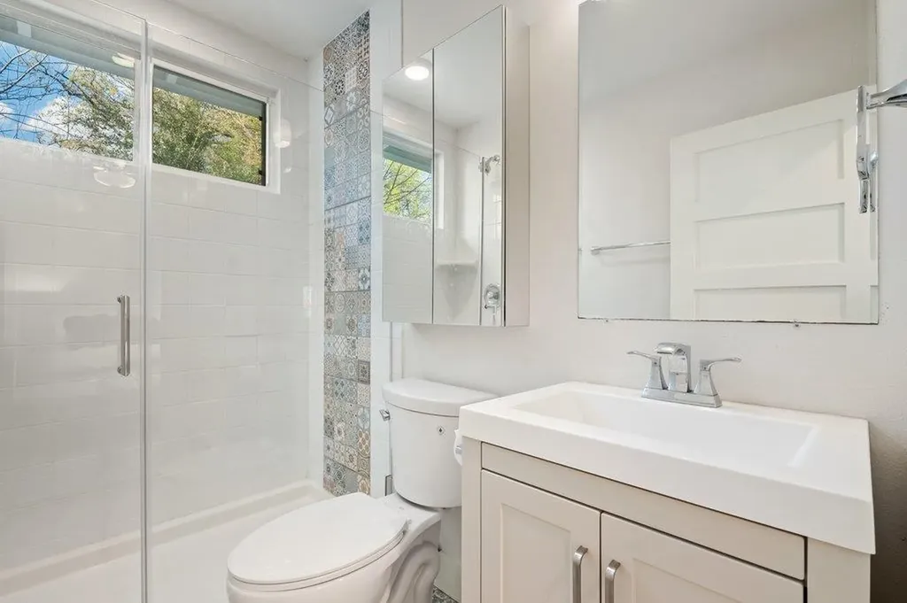 2702 Crest Avenue Austin TX 78702