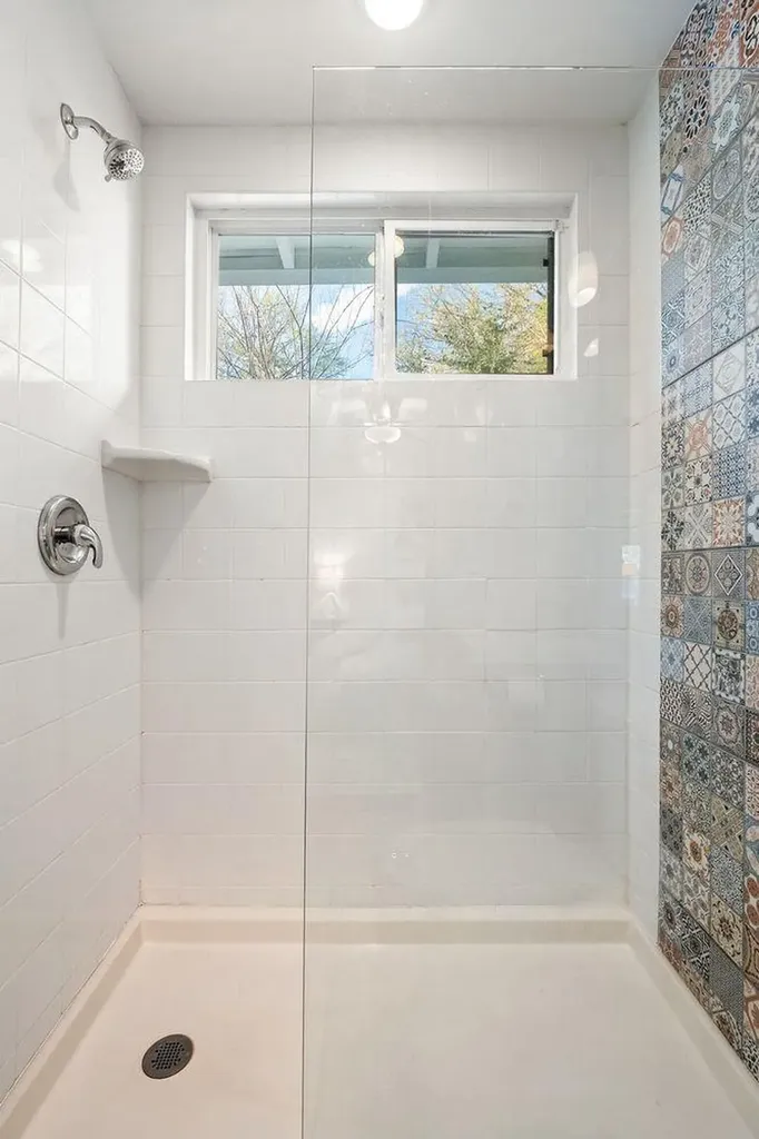 2702 Crest Avenue Austin TX 78702