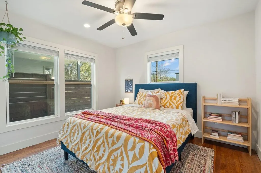 2702 Crest Avenue Austin TX 78702