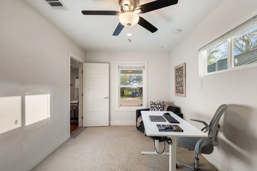 2702 Crest Avenue Austin TX 78702