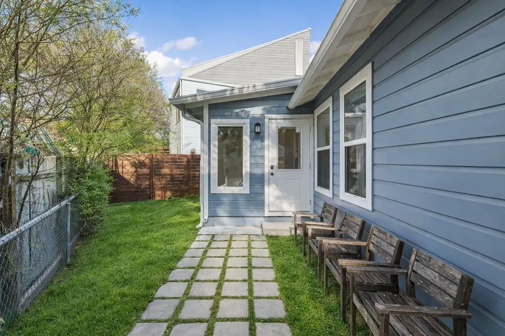 2702 Crest Avenue Austin TX 78702