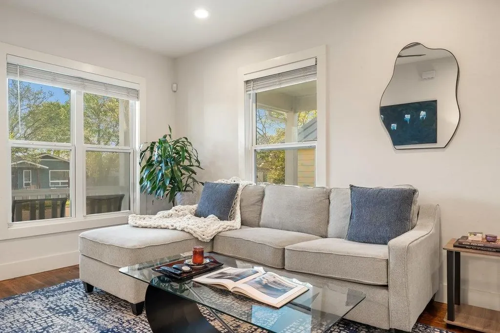 2702 Crest Avenue Austin TX 78702