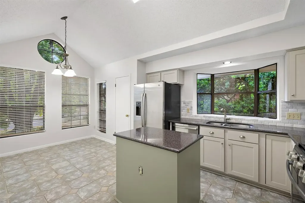 8302 Mendota Cove Austin TX 78717