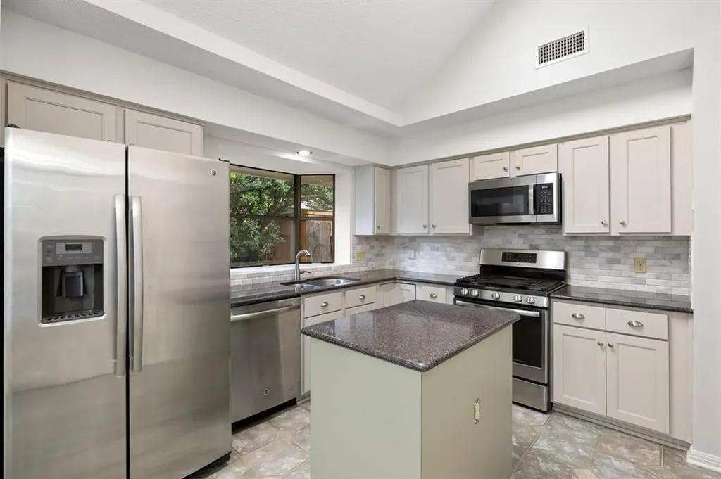 8302 Mendota Cove Austin TX 78717