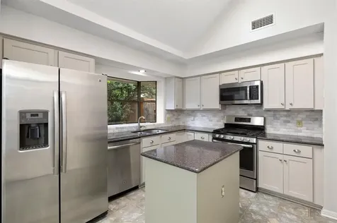8302 Mendota Cove Austin TX 78717