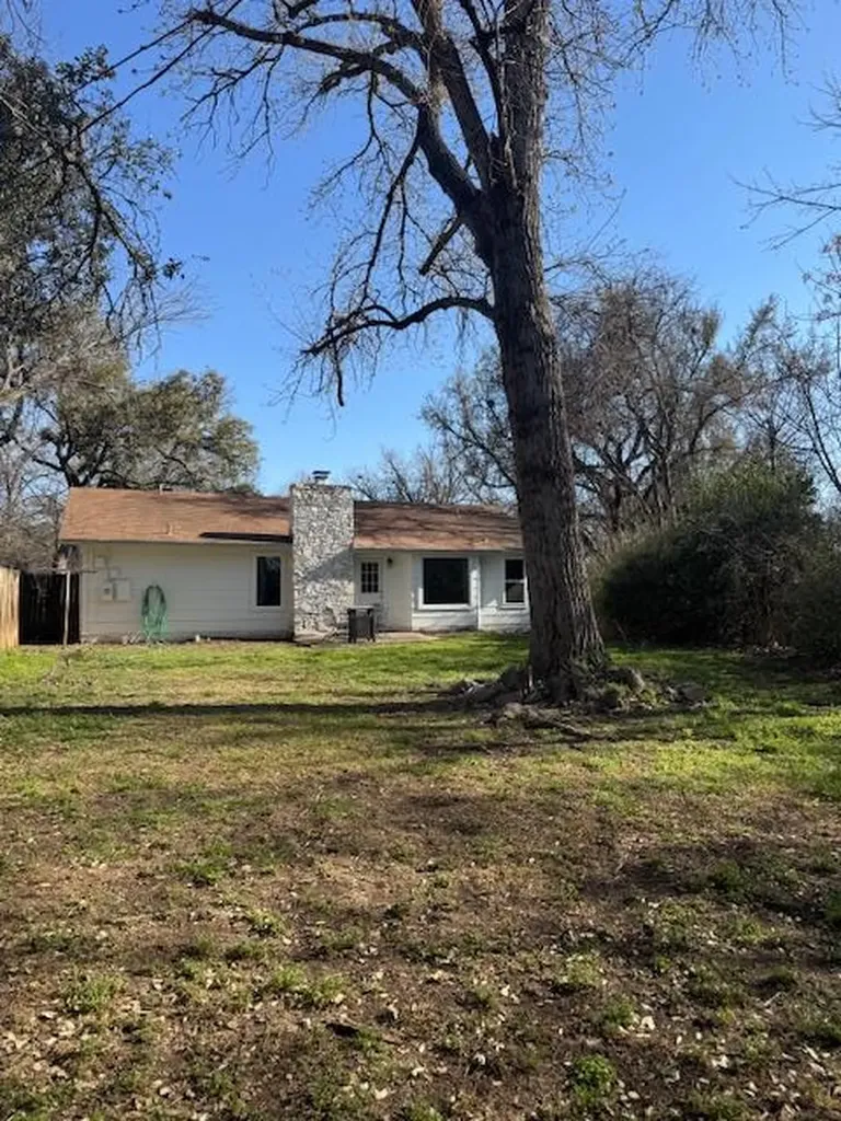9512 Eddystone Austin TX 78729
