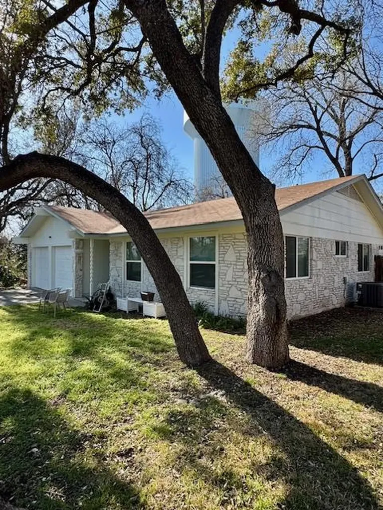 9512 Eddystone Austin TX 78729