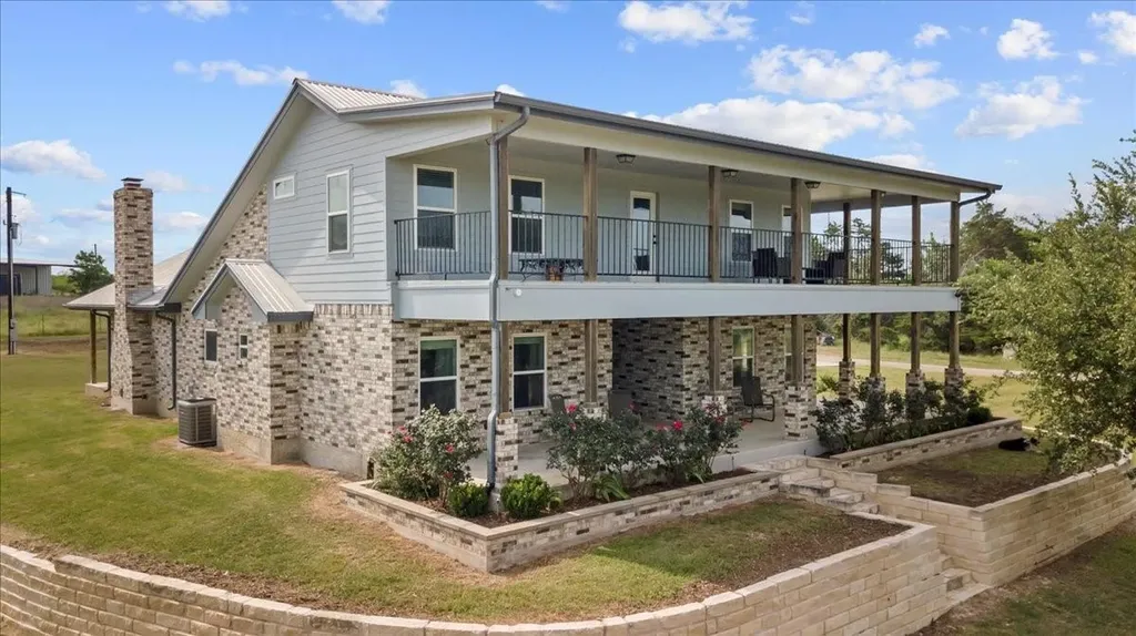 1883 Watterson Road Red Rock TX 78662
