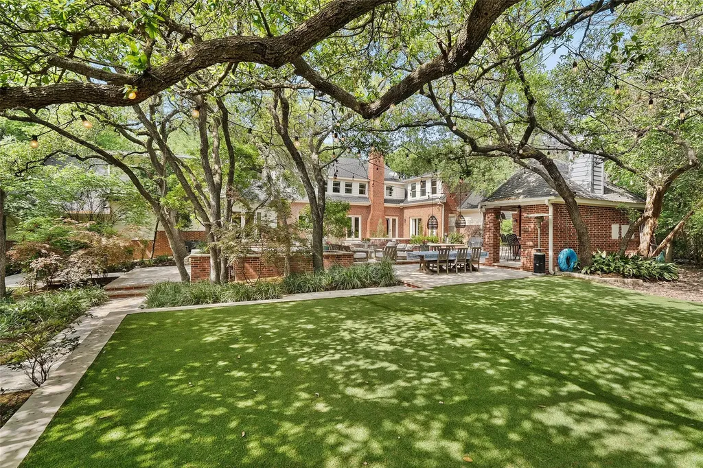 2601 Buckminster Court Austin TX 78746