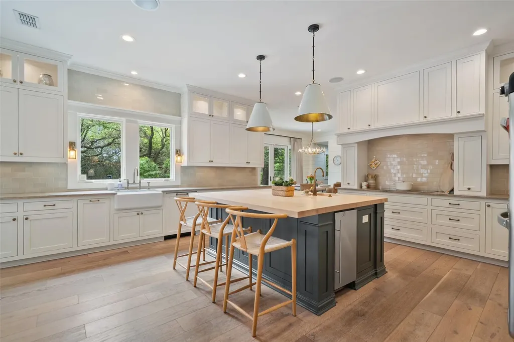 2601 Buckminster Court Austin TX 78746