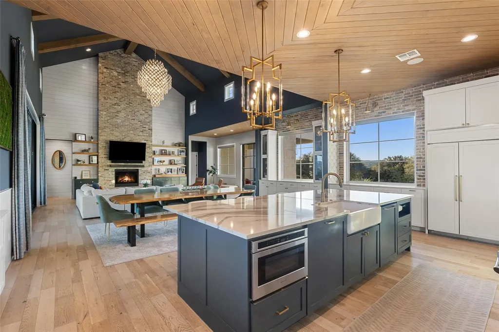 19409 Sean Avery Path Spicewood TX 78669